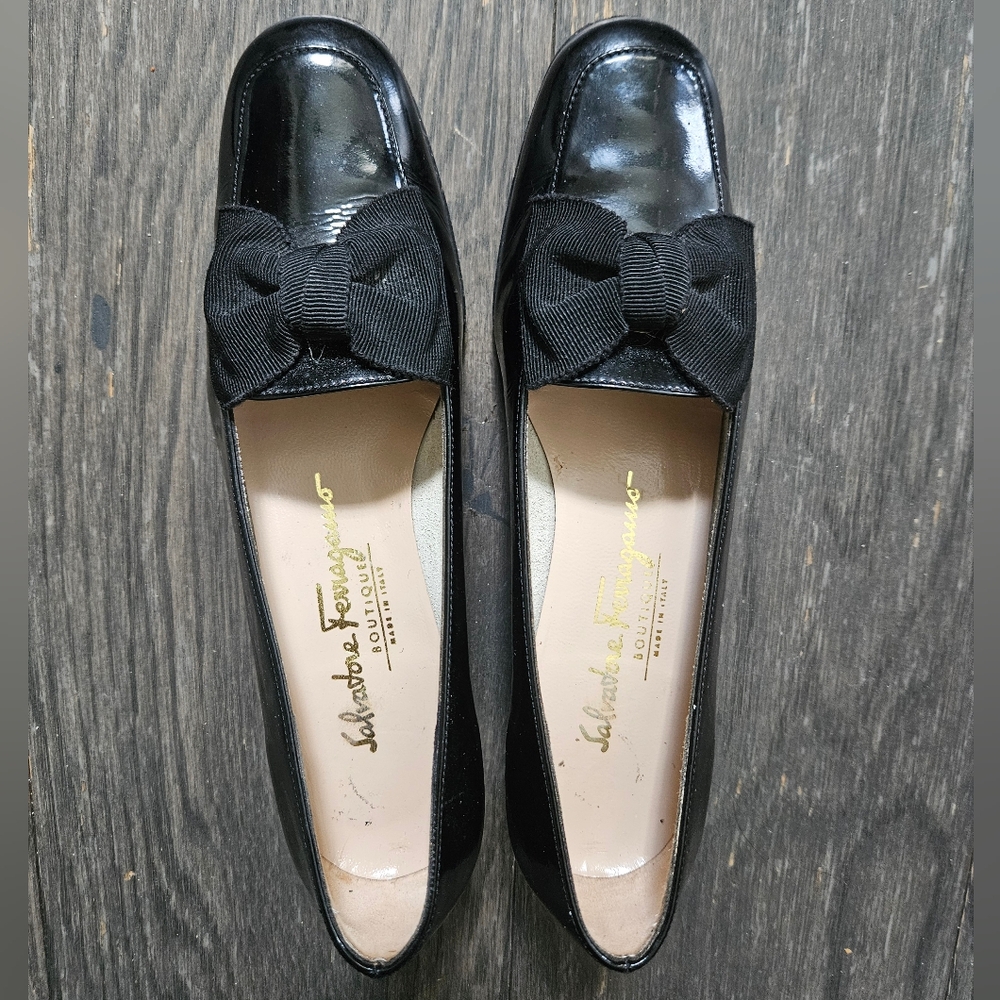 Salvatore Ferragamo Black Patent Leather Loafers with Ribbon Bow Detail Sz 6